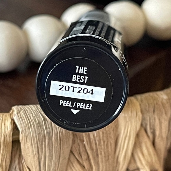 NYX Satin Lipstick Shout Loud in The Best (True Red) - Picture 6 of 15